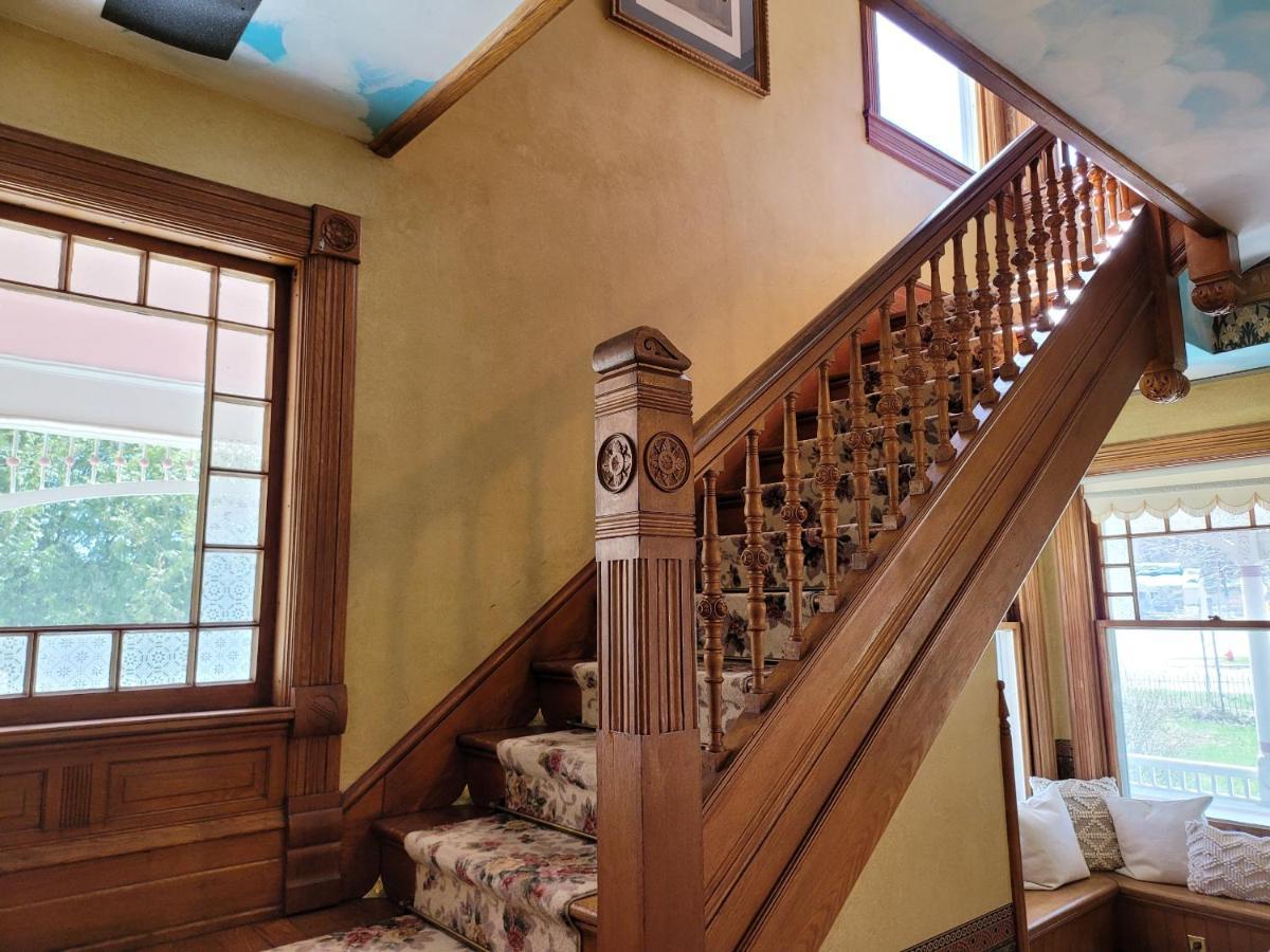 Bellaire Grand Victorian B&B Inn מראה חיצוני תמונה