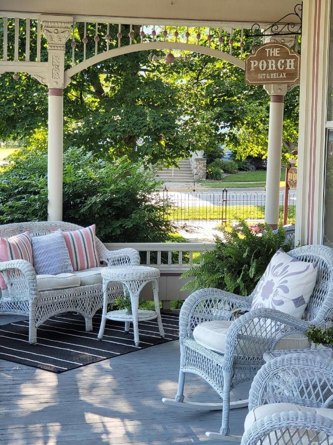 Bellaire Grand Victorian B&B Inn מראה חיצוני תמונה