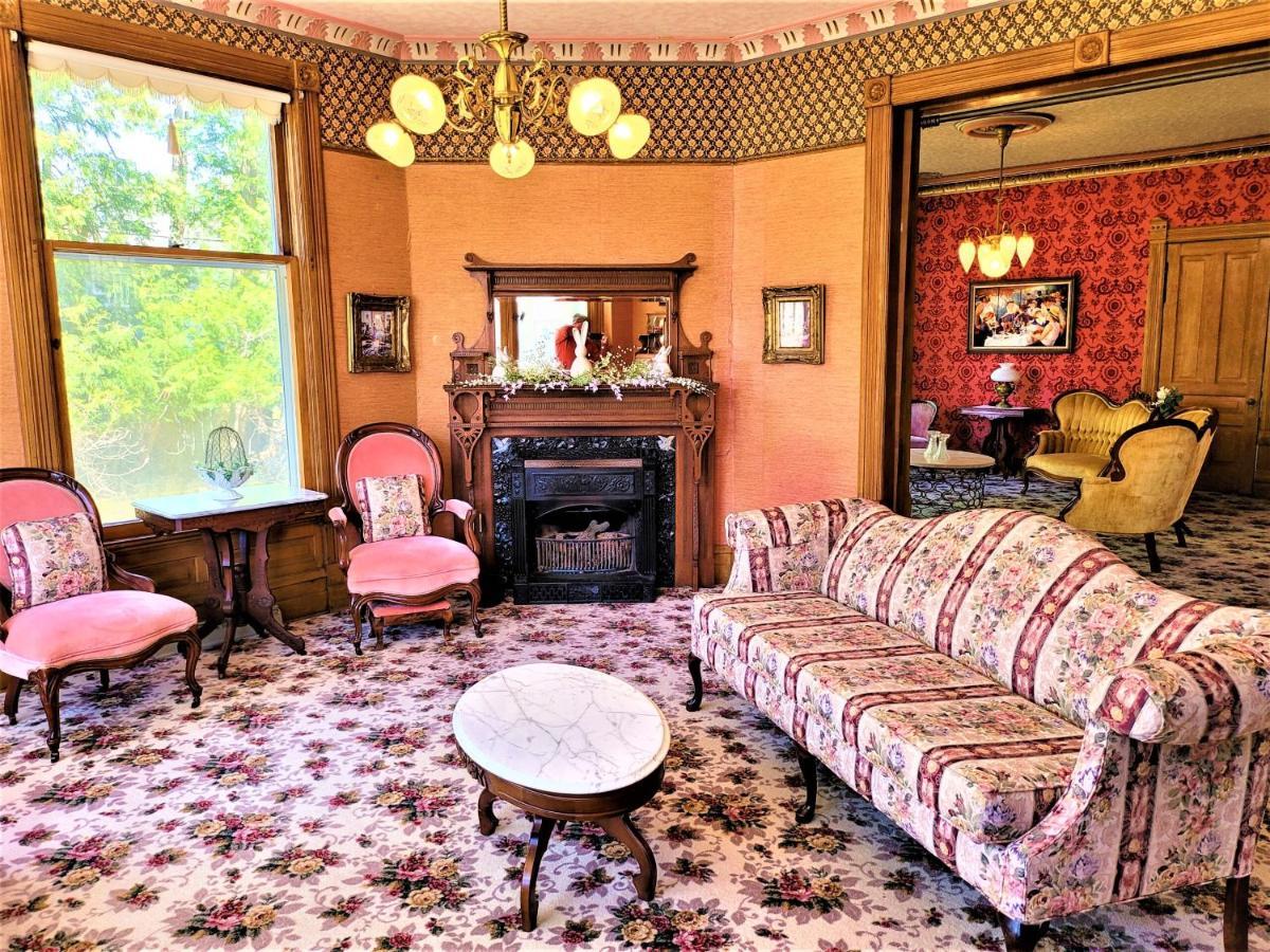Bellaire Grand Victorian B&B Inn מראה חיצוני תמונה