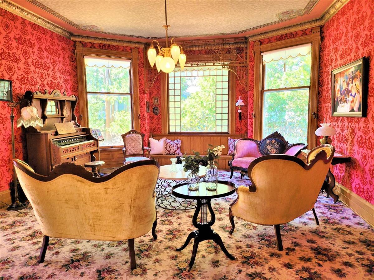 Bellaire Grand Victorian B&B Inn מראה חיצוני תמונה